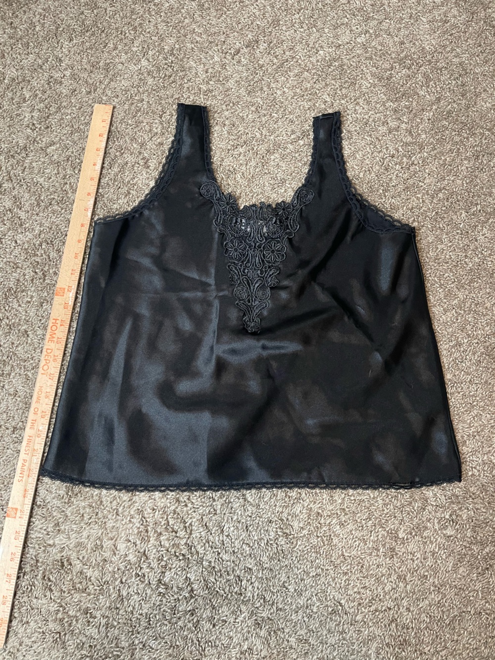 Vintage Y2K women’s Black Satin Lace-Trim Cami Top size large